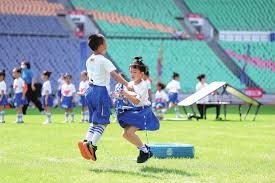 9岁花滑神童刘珈佑 两度完成阿克塞尔三周跳 惊人发挥掀翻全场